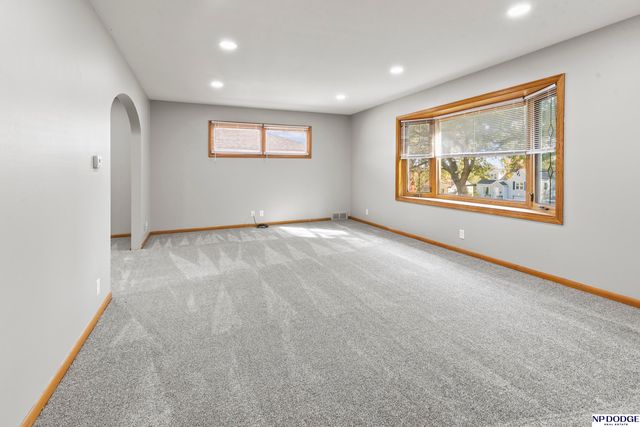 6548 N 34 Street, Omaha, NE 68112