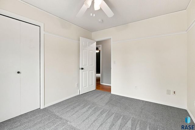 917 E Heatherwood Dr Drive, Brandon, SD 57005