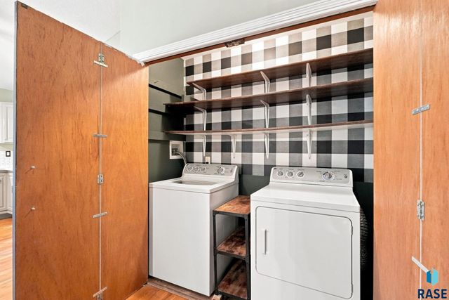 917 E Heatherwood Dr Drive, Brandon, SD 57005