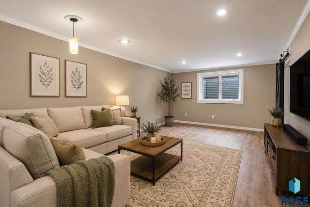 917 E Heatherwood Dr Drive, Brandon, SD 57005