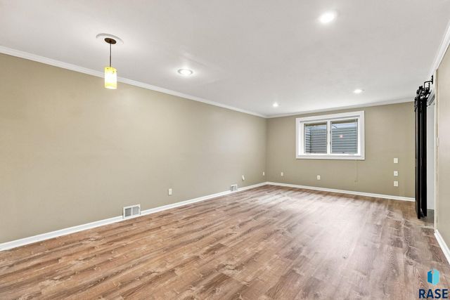 917 E Heatherwood Dr Drive, Brandon, SD 57005