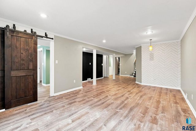917 E Heatherwood Dr Drive, Brandon, SD 57005