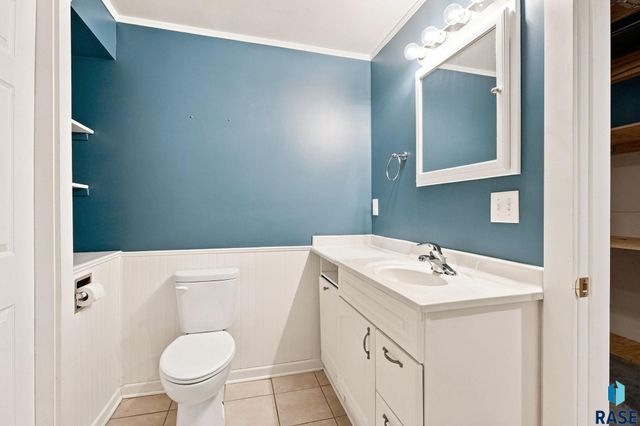 917 E Heatherwood Dr Drive, Brandon, SD 57005