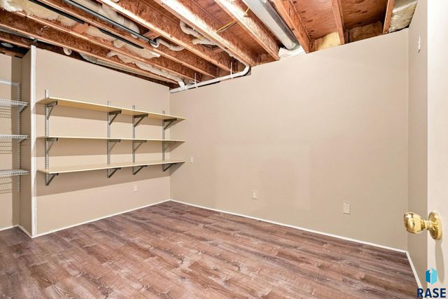 917 E Heatherwood Dr Drive, Brandon, SD 57005