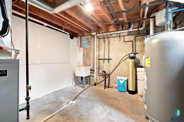 917 E Heatherwood Dr Drive, Brandon, SD 57005