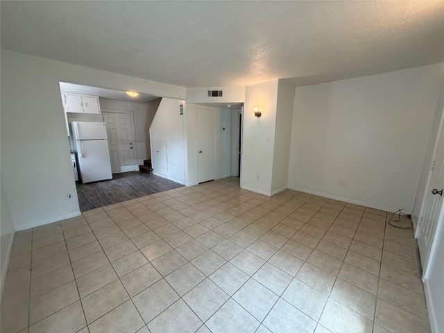 622 Trinity ST, Lockhart, TX 78644