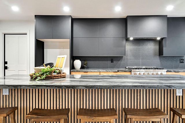 512 E Kelso Avenue, Fresno, CA 93720