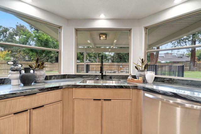 512 E Kelso Avenue, Fresno, CA 93720