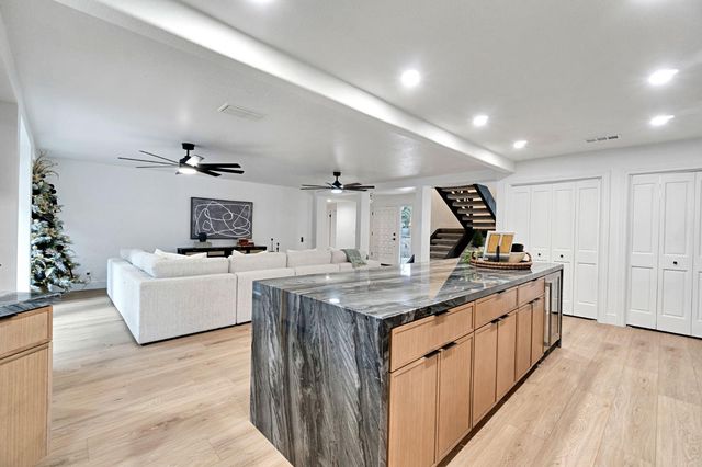 512 E Kelso Avenue, Fresno, CA 93720