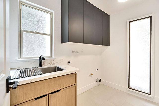 512 E Kelso Avenue, Fresno, CA 93720