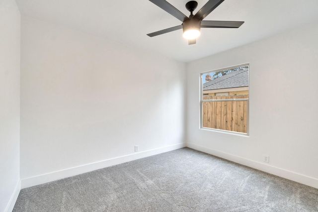 512 E Kelso Avenue, Fresno, CA 93720