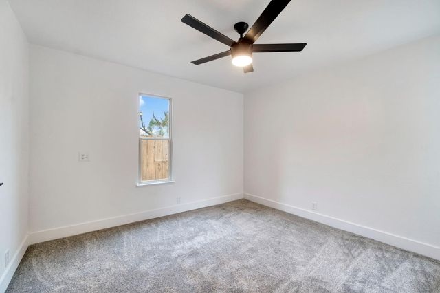 512 E Kelso Avenue, Fresno, CA 93720