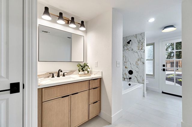 512 E Kelso Avenue, Fresno, CA 93720