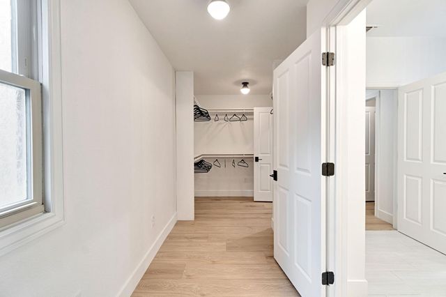 512 E Kelso Avenue, Fresno, CA 93720