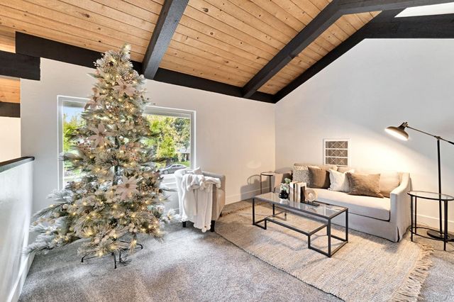 512 E Kelso Avenue, Fresno, CA 93720