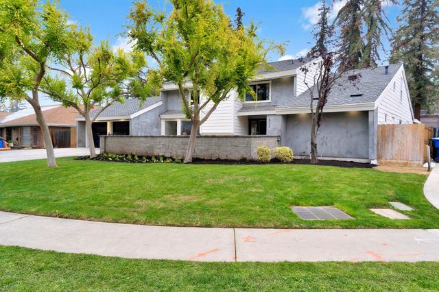 512 E Kelso Avenue, Fresno, CA 93720