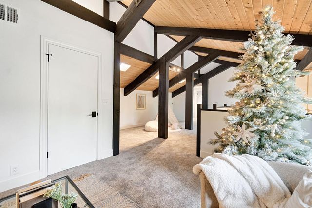 512 E Kelso Avenue, Fresno, CA 93720