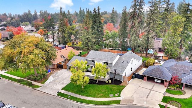 512 E Kelso Avenue, Fresno, CA 93720