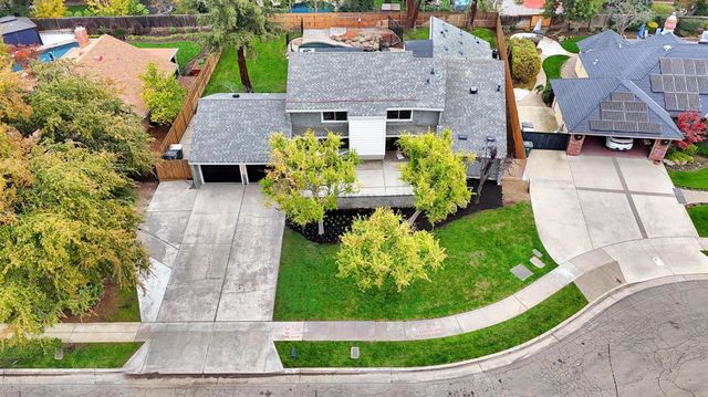 512 E Kelso Avenue, Fresno, CA 93720