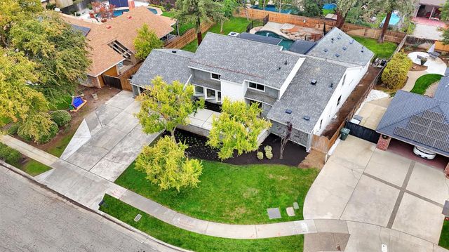 512 E Kelso Avenue, Fresno, CA 93720