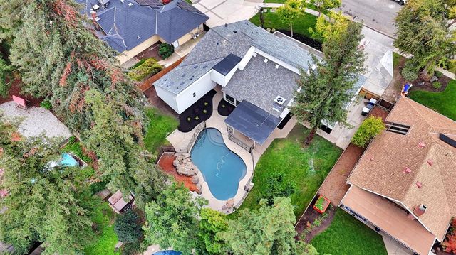 512 E Kelso Avenue, Fresno, CA 93720