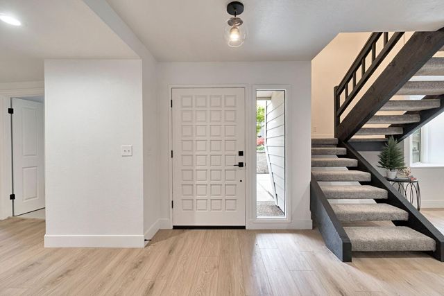 512 E Kelso Avenue, Fresno, CA 93720