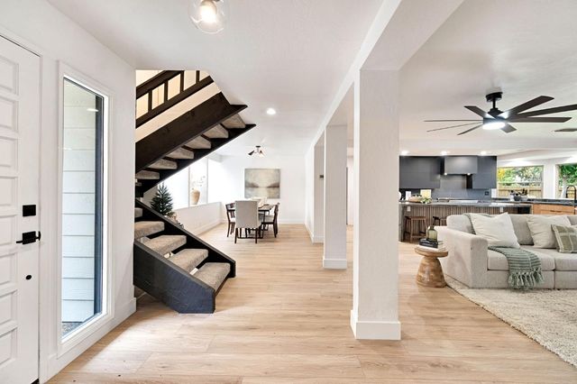 512 E Kelso Avenue, Fresno, CA 93720