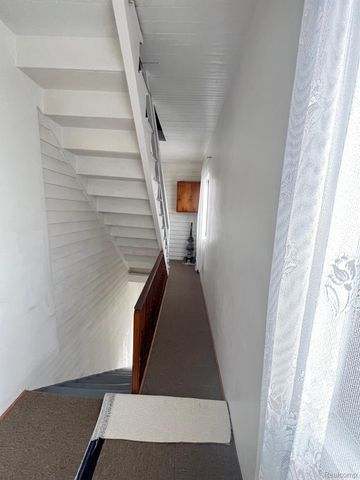 11357 Moran street, Wayne, MI 48212