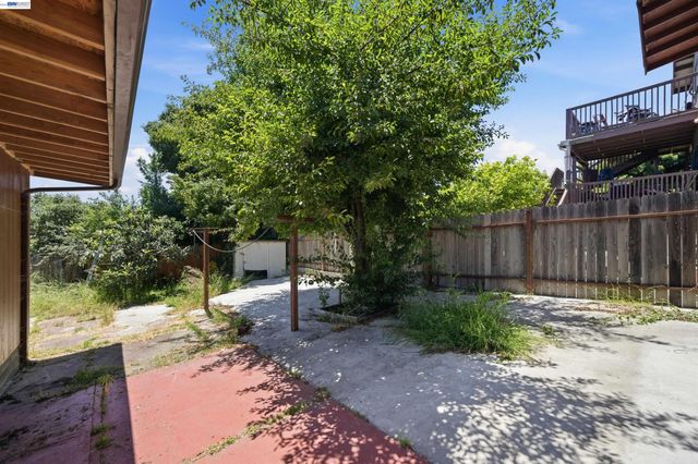 5129 Ygnacio Ave, Oakland, CA 94601
