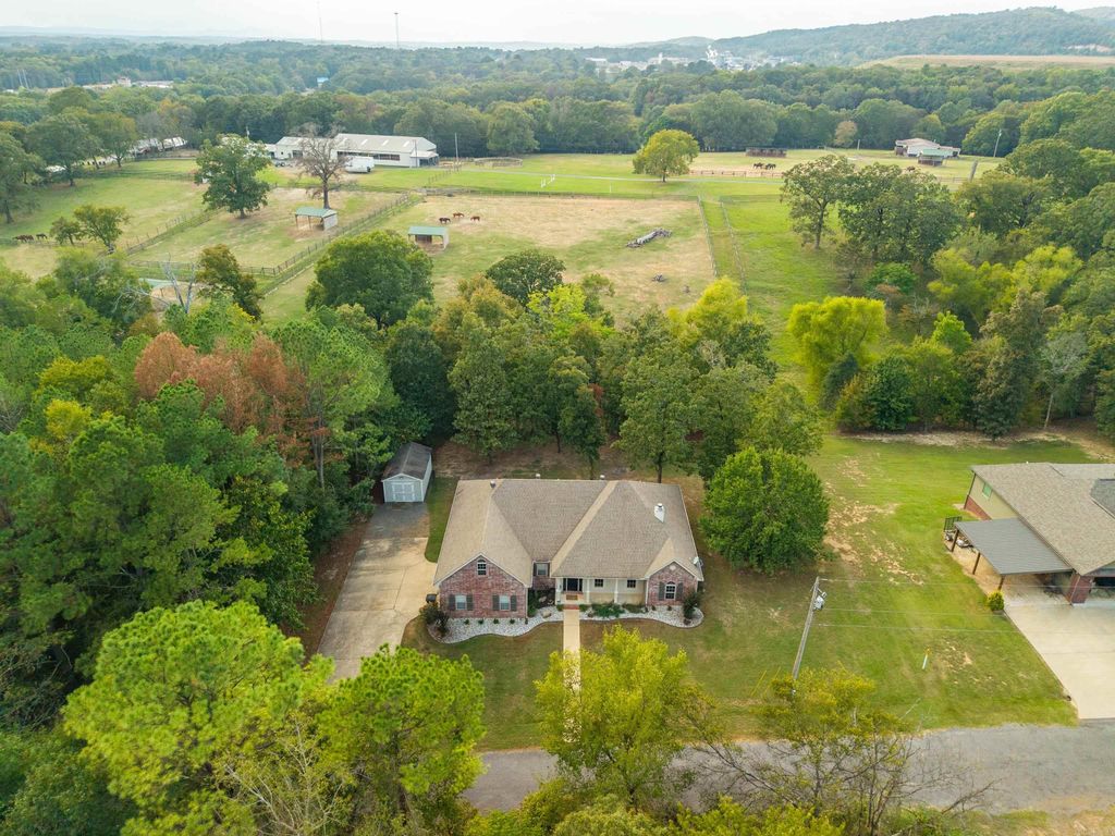 440 Japonica Lane, Hot Springs, AR 71901