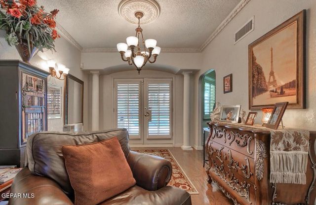 1933 GUS MORAN Street, El Paso, TX 79936