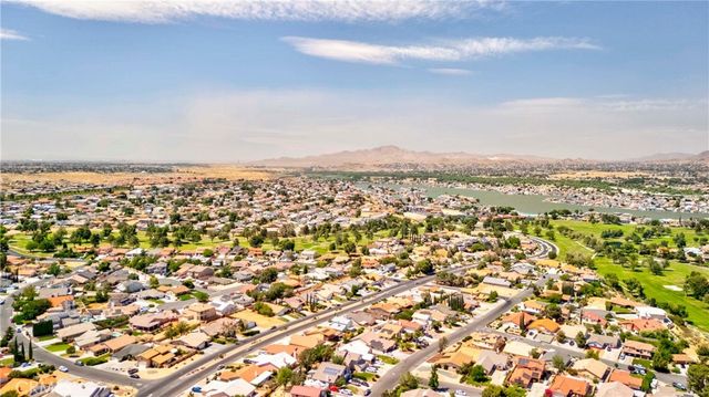 17998 Pebble Beach, Victorville, CA 92395