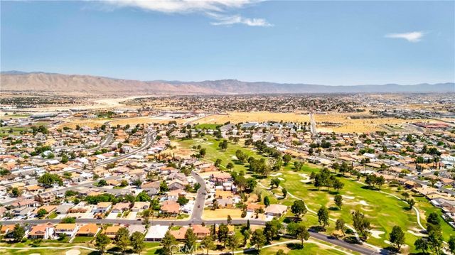 17998 Pebble Beach, Victorville, CA 92395