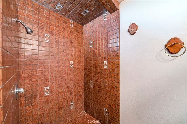 17998 Pebble Beach, Victorville, CA 92395