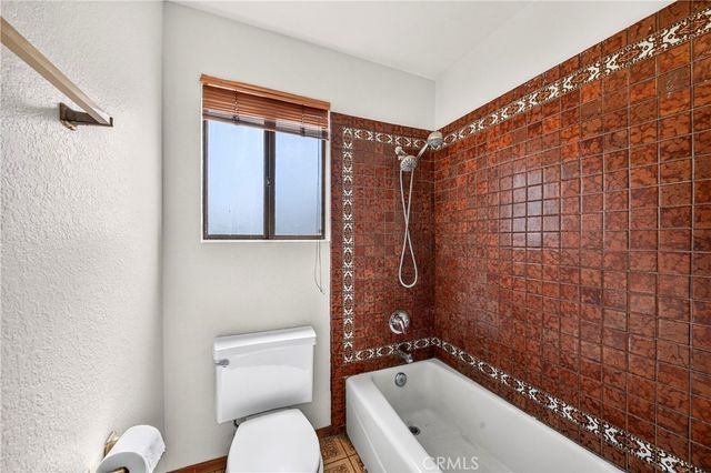 17998 Pebble Beach, Victorville, CA 92395