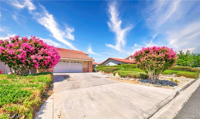 17998 Pebble Beach, Victorville, CA 92395