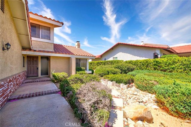 17998 Pebble Beach, Victorville, CA 92395