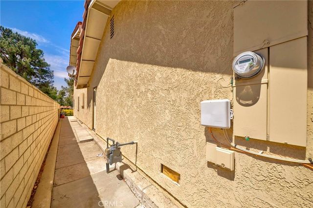 17998 Pebble Beach, Victorville, CA 92395