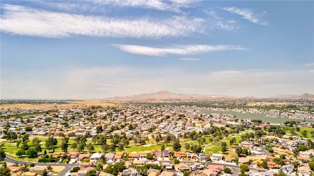 17998 Pebble Beach, Victorville, CA 92395