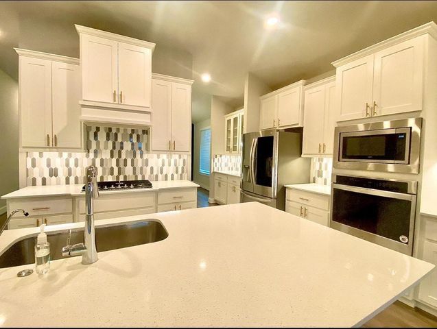 29227 Alpine Garden Drive, Brookshire, TX 77423