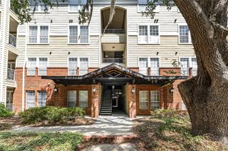 1142 SW 9TH ROAD 103, Gainesville, FL 32601