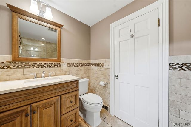 64 Grosvenor Road, Tonawanda, NY 14223