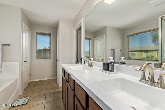 15582 W DEVONSHIRE Avenue, Goodyear, AZ 85395