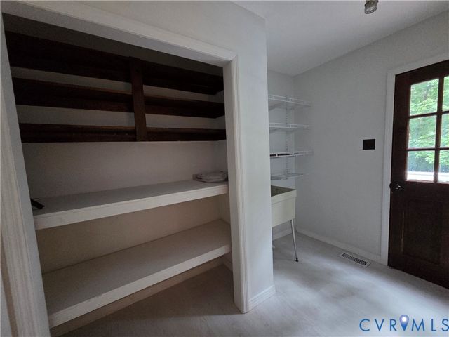 2409 Stuts Ln, North Chesterfield, VA 23236