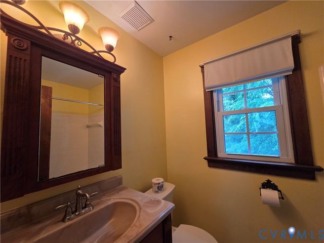 2409 Stuts Ln, North Chesterfield, VA 23236