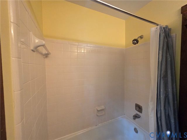 2409 Stuts Ln, North Chesterfield, VA 23236