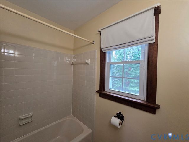 2409 Stuts Ln, North Chesterfield, VA 23236