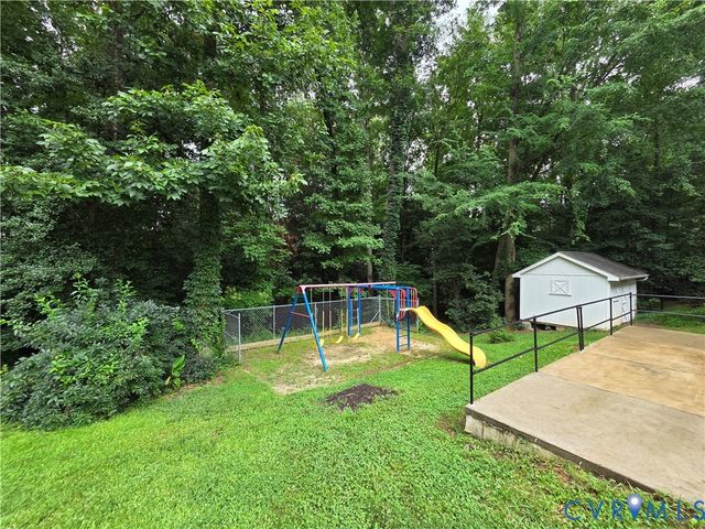2409 Stuts Ln, North Chesterfield, VA 23236