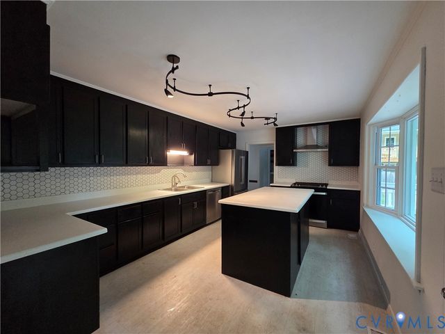 2409 Stuts Ln, North Chesterfield, VA 23236