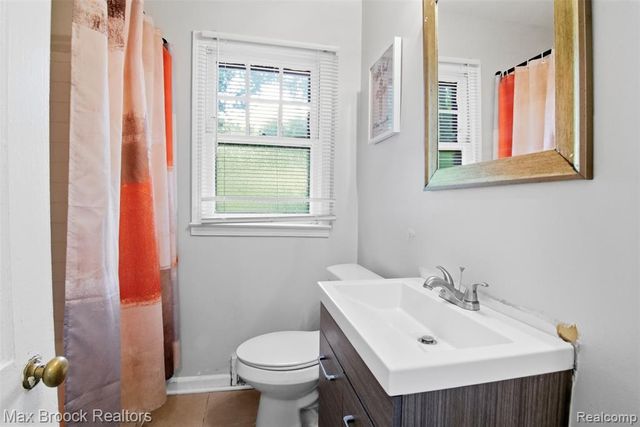 10431 Corning Street, Oak Park, MI 48237